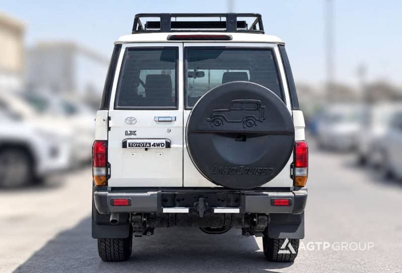 2025 Toyota Land Cruiser 70 LC76 LX thumbnail 6
