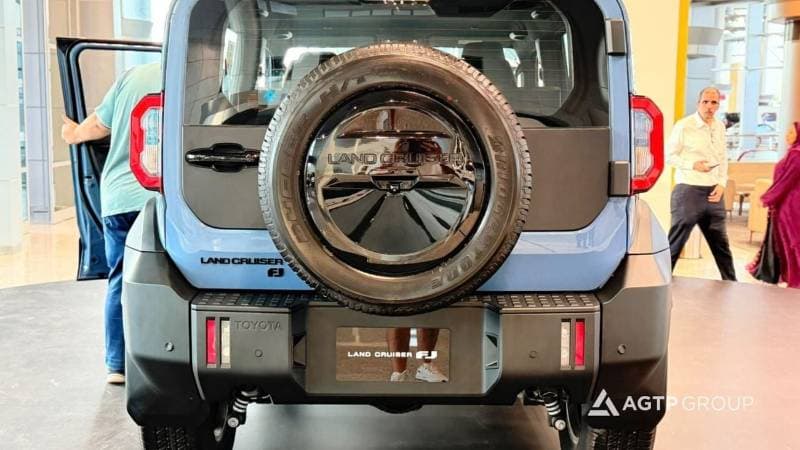 2027 Toyota FJ Cruiser GXR thumbnail 6