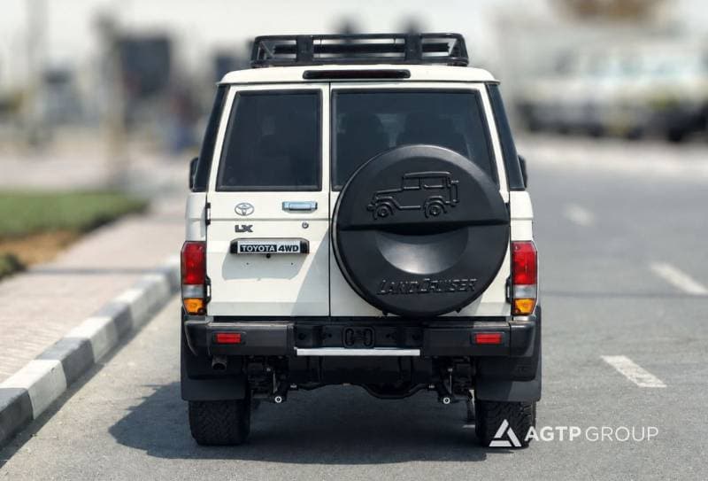 2026 Toyota Land Cruiser 70 LC76 LX thumbnail 3