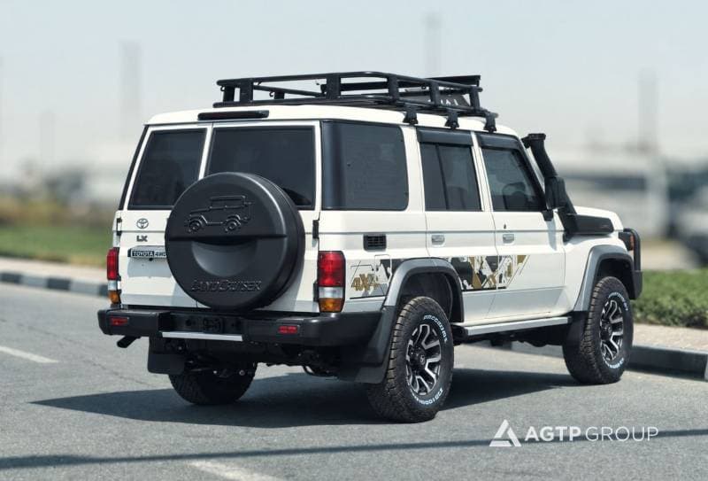 2026 Toyota Land Cruiser 70 LC76 LX thumbnail 4