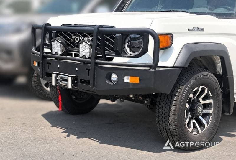 2026 Toyota Land Cruiser 70 LC76 LX thumbnail 3