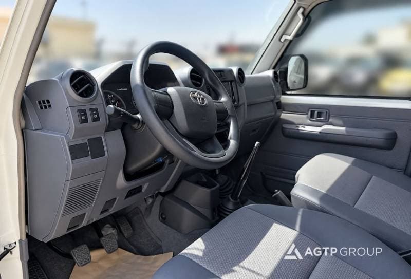 2026 Toyota Land Cruiser 70 LC76 LX thumbnail 8