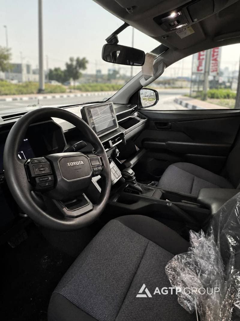 2026 Toyota Hilux DX thumbnail 6