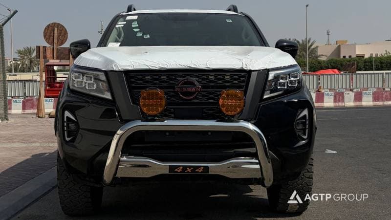 2025 Nissan Navara thumbnail 2