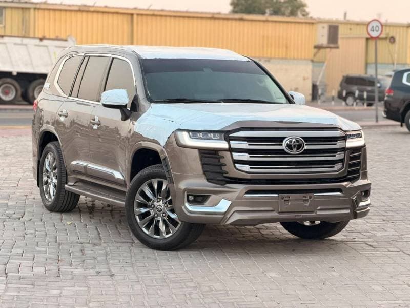 2019 Toyota Land Cruiser Gxr thumbnail 2