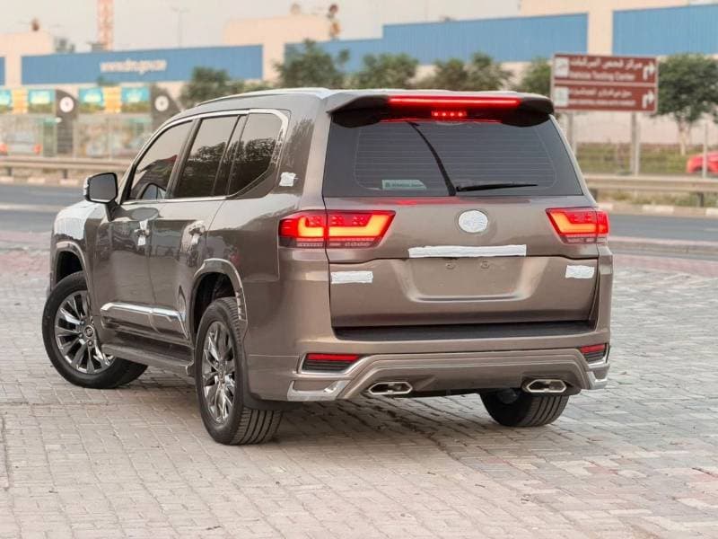 2019 Toyota Land Cruiser Gxr thumbnail 3