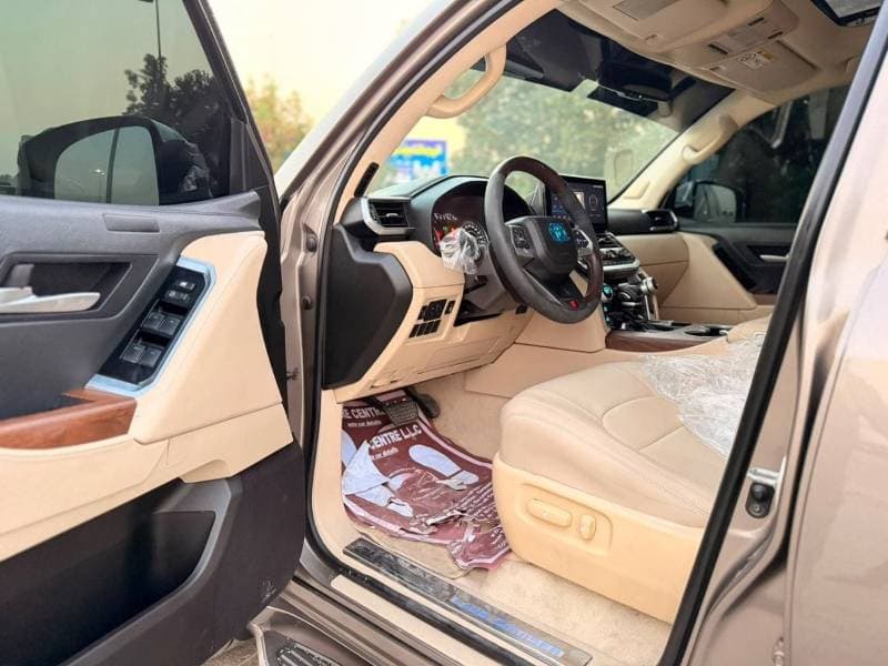 2019 Toyota Land Cruiser Gxr thumbnail 8