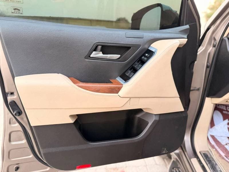 2019 Toyota Land Cruiser Gxr thumbnail 7