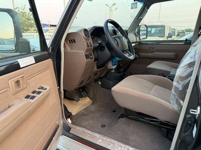 2026 Toyota Land Cruiser 70 LC76 LX thumbnail 4