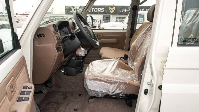 2026 Toyota Land Cruiser 70 LC76 LX thumbnail 4