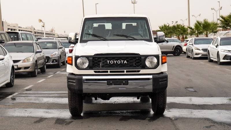 2026 Toyota Land Cruiser 70 LC76 LX thumbnail 3