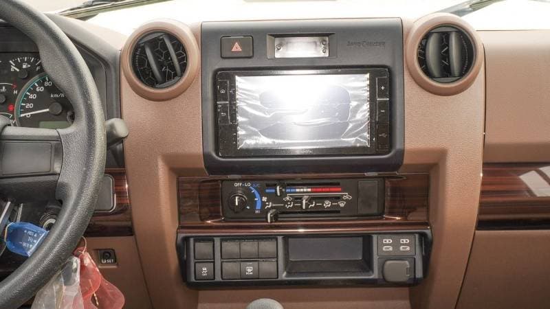 2026 Toyota Land Cruiser 70 LC76 LX thumbnail 6