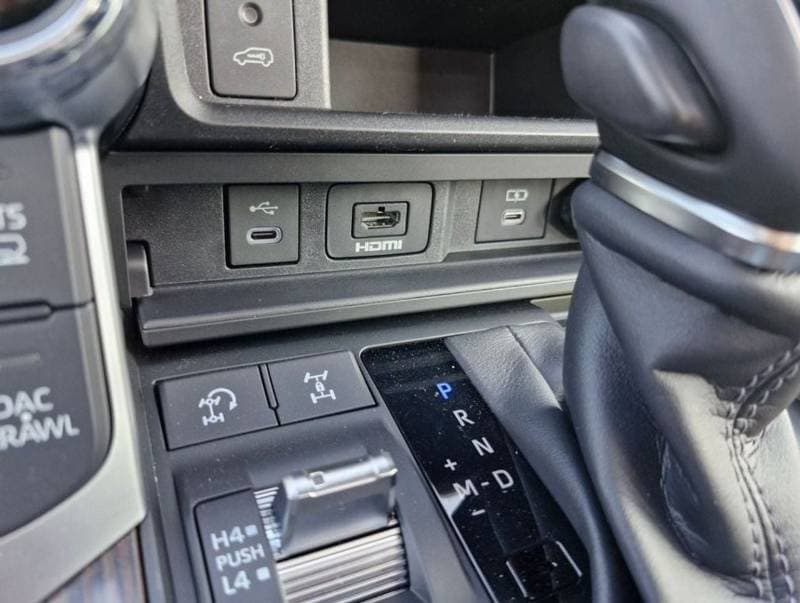2025 Toyota Land Cruiser GXR4 thumbnail 4
