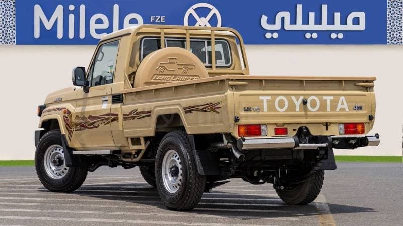 2025 Toyota Land Cruiser Pickup 70 thumbnail 7