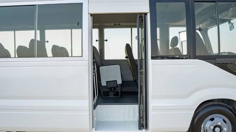 2024 Toyota Coaster thumbnail 7