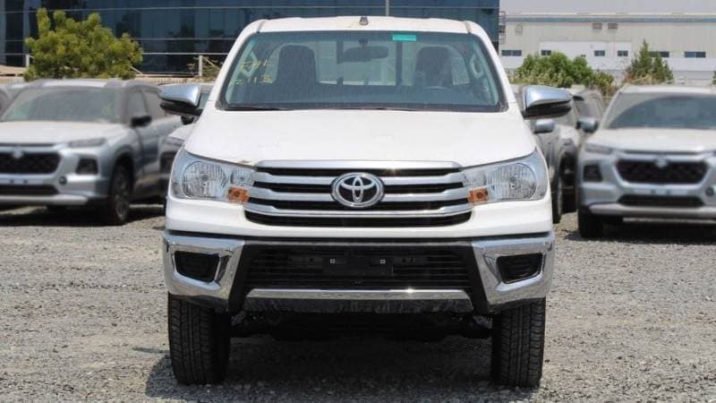 2024 Toyota Hilux GL thumbnail 2