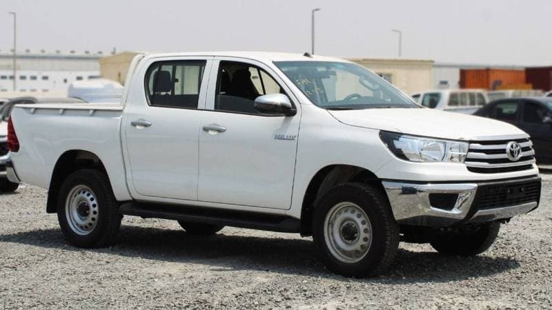 2024 Toyota Hilux GL thumbnail 3