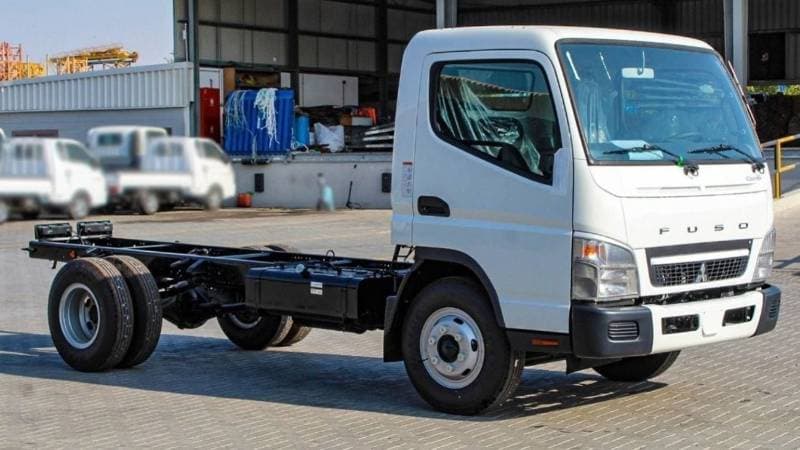 2024 Mitsubishi Fuso Canter thumbnail 3