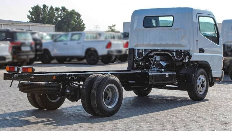 2024 Mitsubishi Fuso Canter thumbnail 4