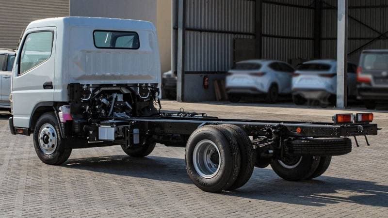 2024 Mitsubishi Fuso Canter thumbnail 6