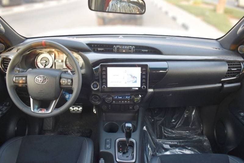 2024 Toyota Hilux GR SPORT thumbnail 5