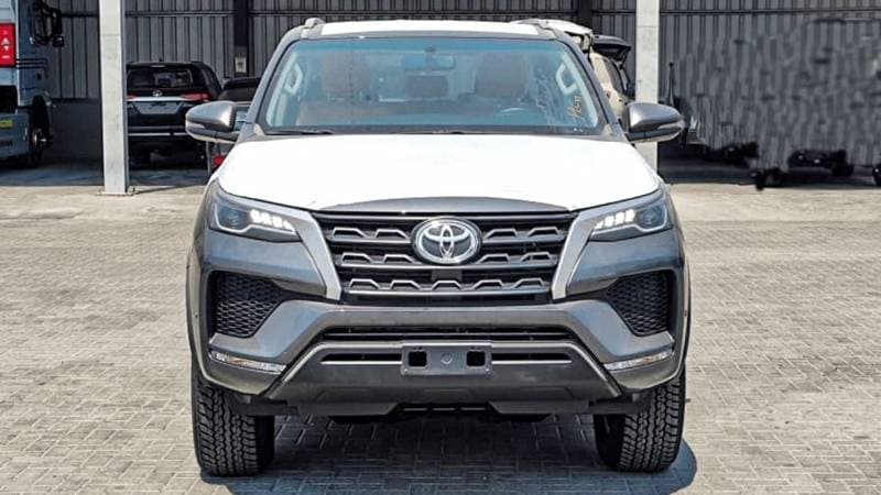 2025 Toyota Fortuner EXR thumbnail 2