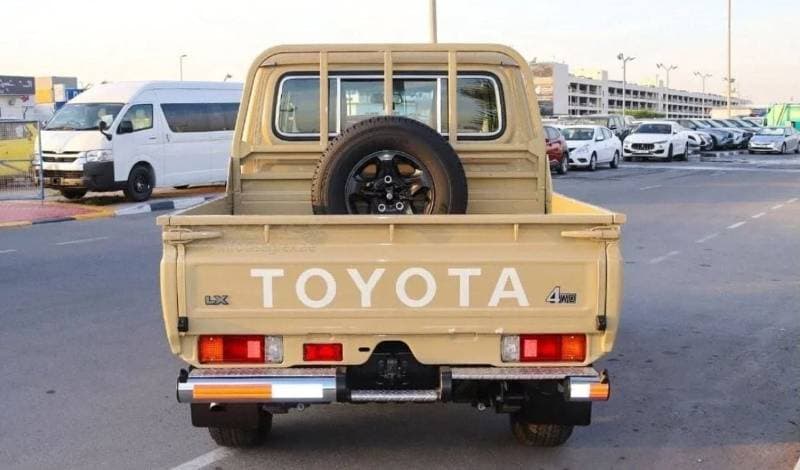 2024 Toyota Land Cruiser Pick Up thumbnail 7