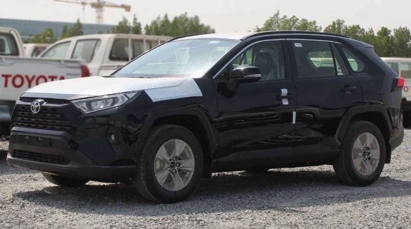 2025 Toyota RAV4 LE thumbnail 3