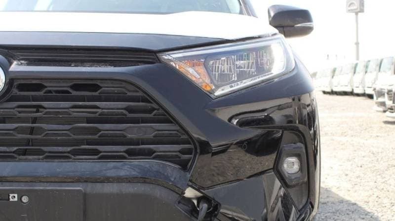 2025 Toyota RAV4 LE thumbnail 7