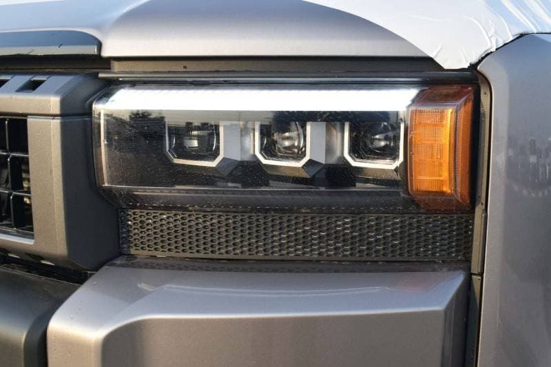 2025 Toyota Prado VXR thumbnail 3