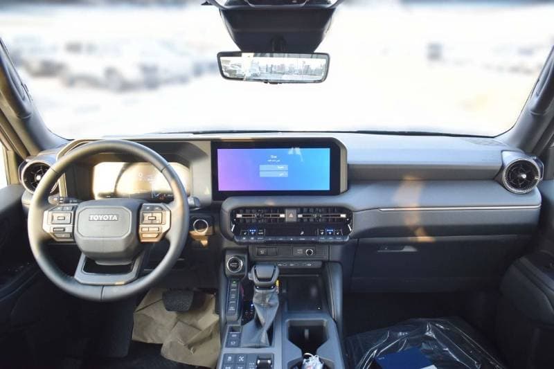 2025 Toyota Prado VXR thumbnail 8