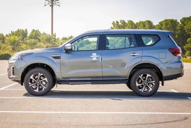 2025 Nissan X Terra PLATINUM thumbnail 6