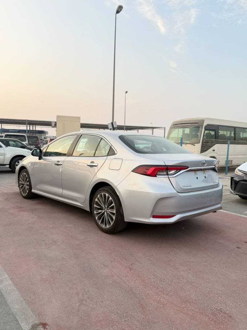 2025 Toyota Corolla GLI thumbnail 6