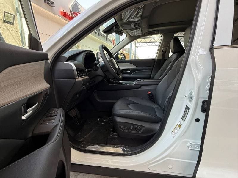 2026 Toyota Grand Highlander thumbnail 7