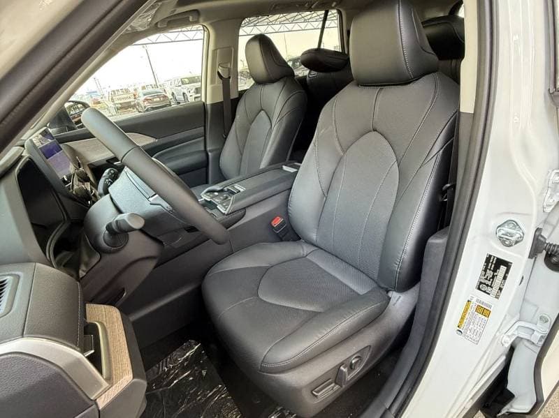 2026 Toyota Grand Highlander thumbnail 8
