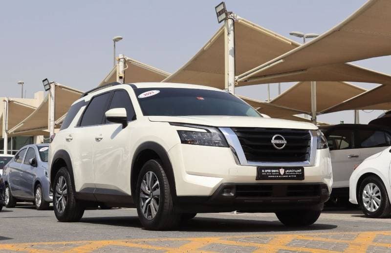 2023 Nissan Pathfinder SV thumbnail 2