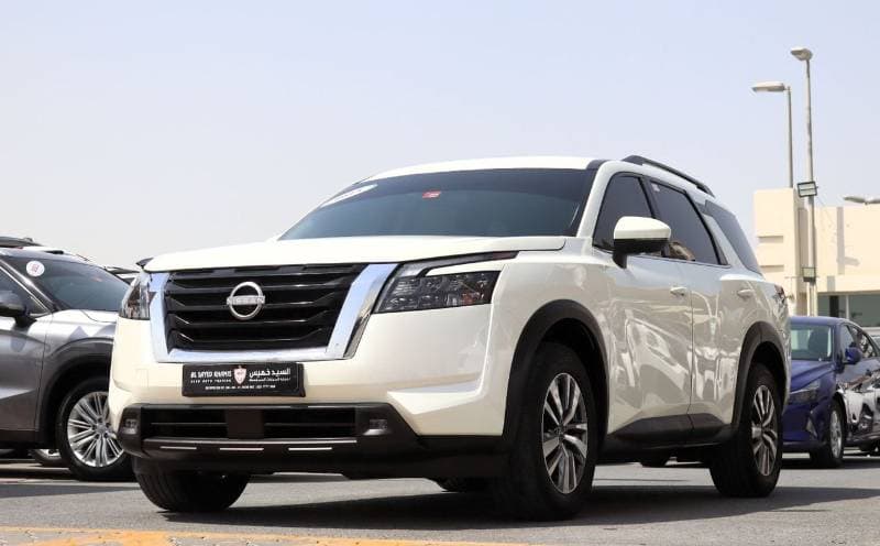 2023 Nissan Pathfinder SV thumbnail 3