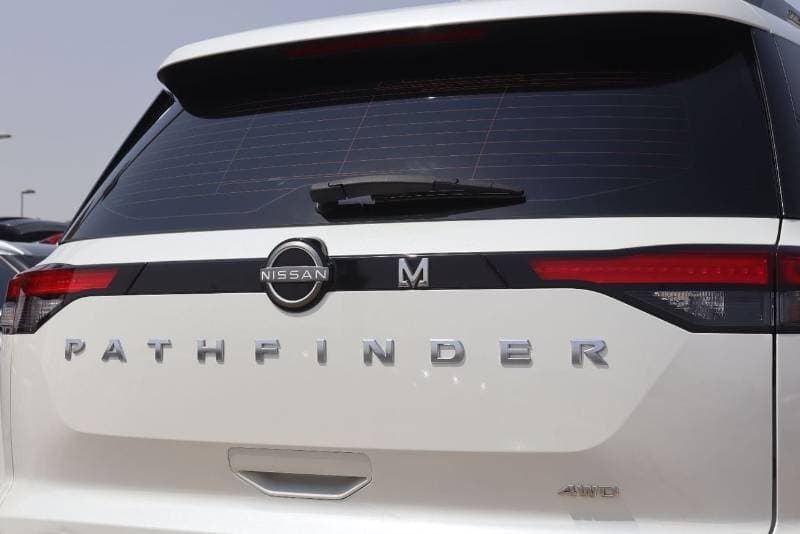 2023 Nissan Pathfinder SV thumbnail 7