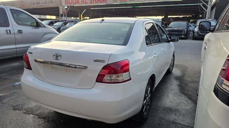 2009 Toyota Yaris BASE thumbnail 5