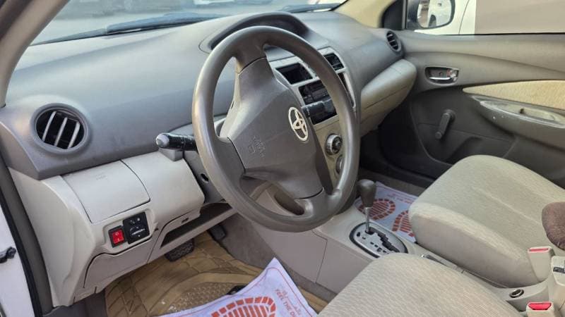 2009 Toyota Yaris BASE thumbnail 7