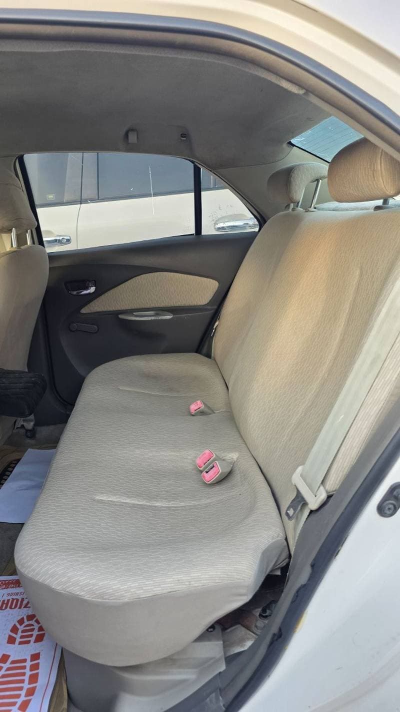2009 Toyota Yaris BASE thumbnail 6