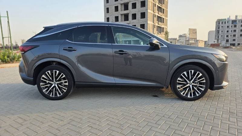 2024 Lexus RX350 PRESTIGE thumbnail 4