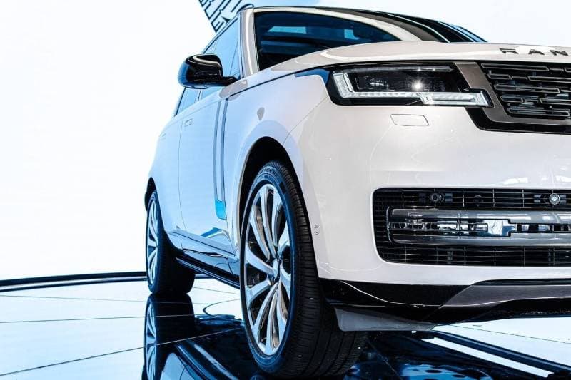 2026 Land Rover Range Rover AUTOBIOGRAPHY P530 thumbnail 4
