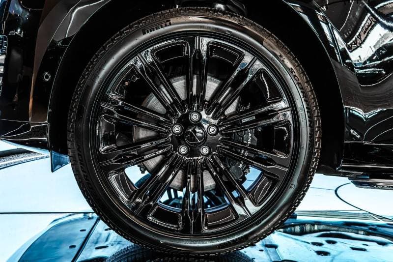 2026 Land Rover Range Rover AUTOBIOGRAPHY P530 thumbnail 6