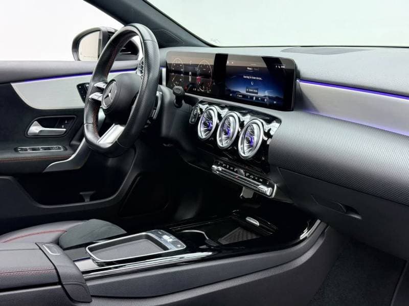 2023 Mercedes Benz A200 PREMIUM thumbnail 7