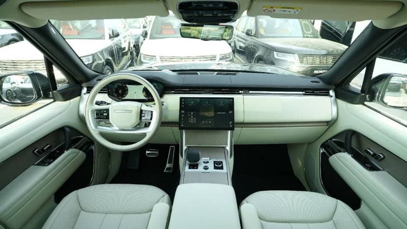 2027 Land Rover Range Rover HSE P400 thumbnail 8