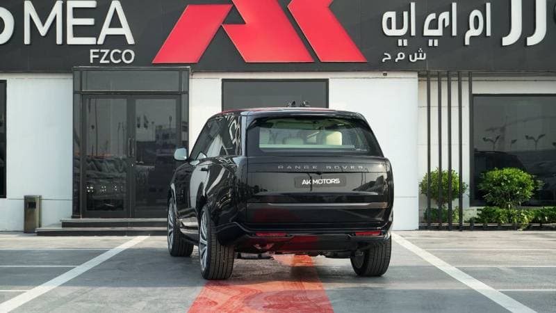 2027 Land Rover Range Rover thumbnail 4