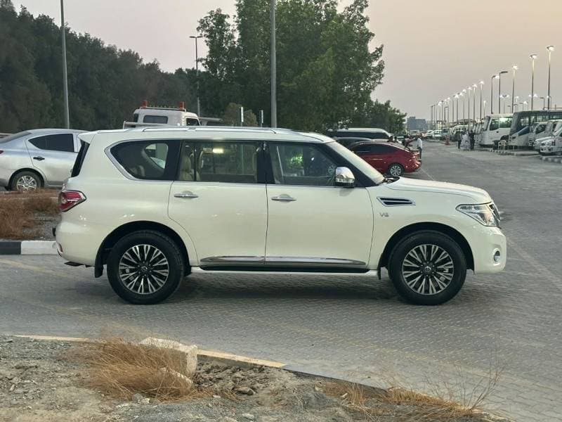 2017 Nissan Patrol LE T2 TITANIUM thumbnail 8