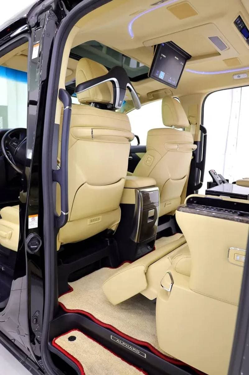 2023 Toyota Alphard thumbnail 8