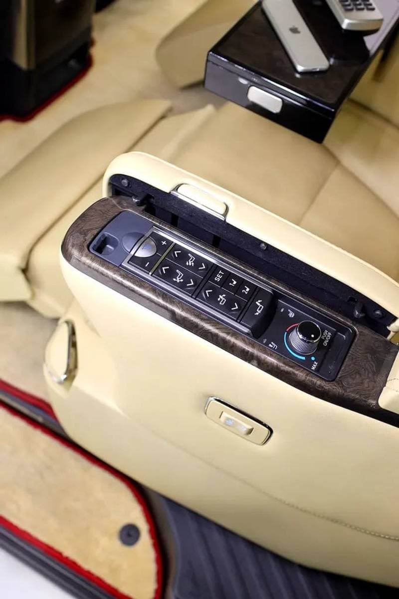 2023 Toyota Alphard thumbnail 6